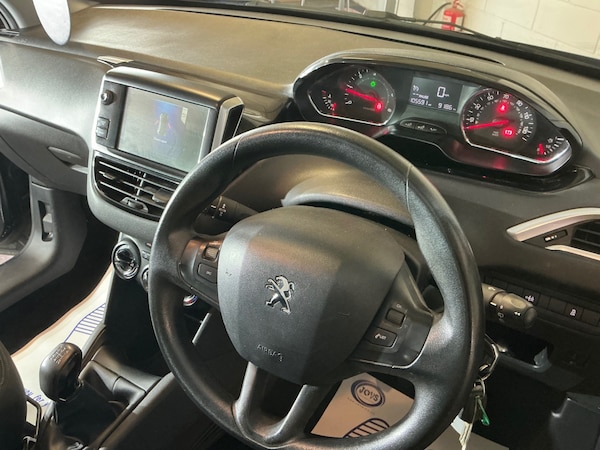 Used Peugeot 208 2014 for sale - 76174367: Photo 19