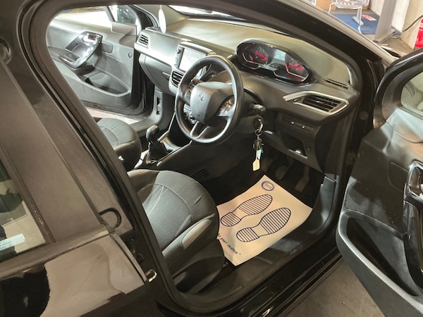 Used Peugeot 208 2014 for sale - 76174367: Photo 21