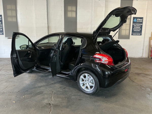 Used Peugeot 208 2014 for sale - 76174367: Photo 8