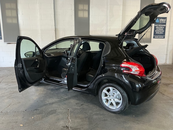 Used Peugeot 208 2014 for sale - 76174367: Photo 9