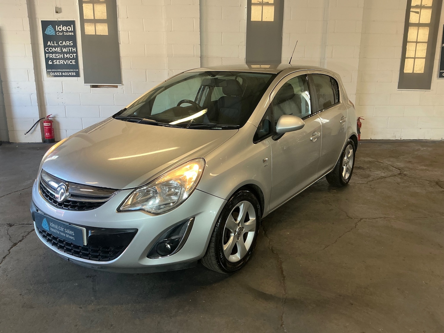 Used Vauxhall Corsa 2011 for sale - 76757933: Photo 3