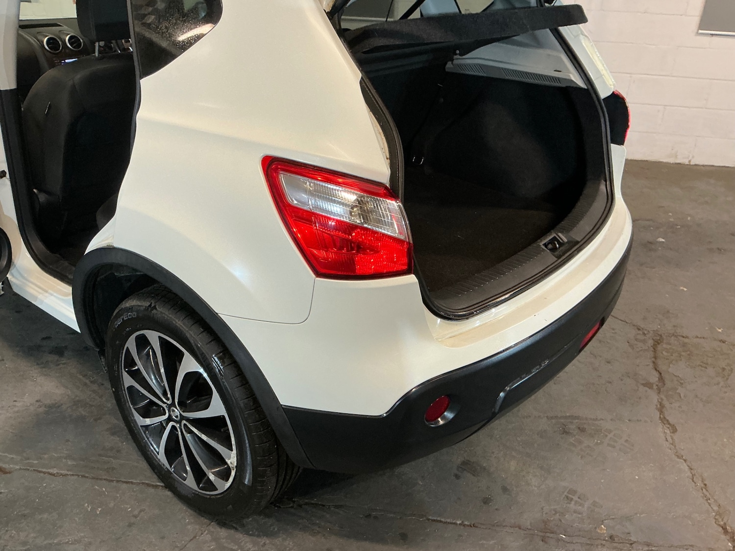 Used Nissan Qashqai 2011 for sale - 77014923: Photo 14