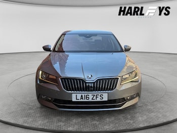 Used Skoda Superb 2016 for sale - 79532608: Photo