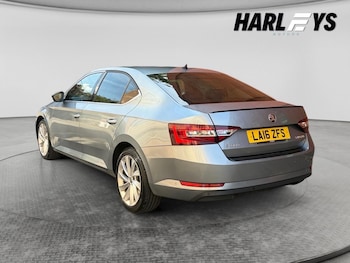 Used Skoda Superb 2016 for sale - 79532608: Photo