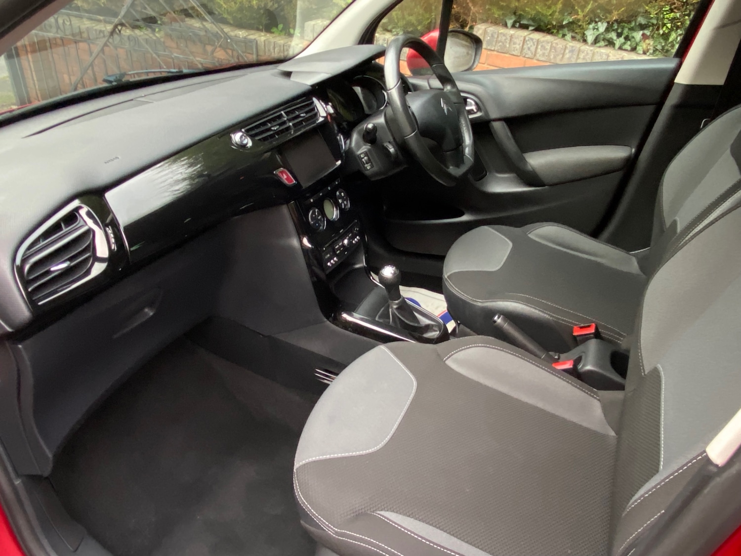 Used Citroen C3 2011 for sale - 76139952: Photo 9