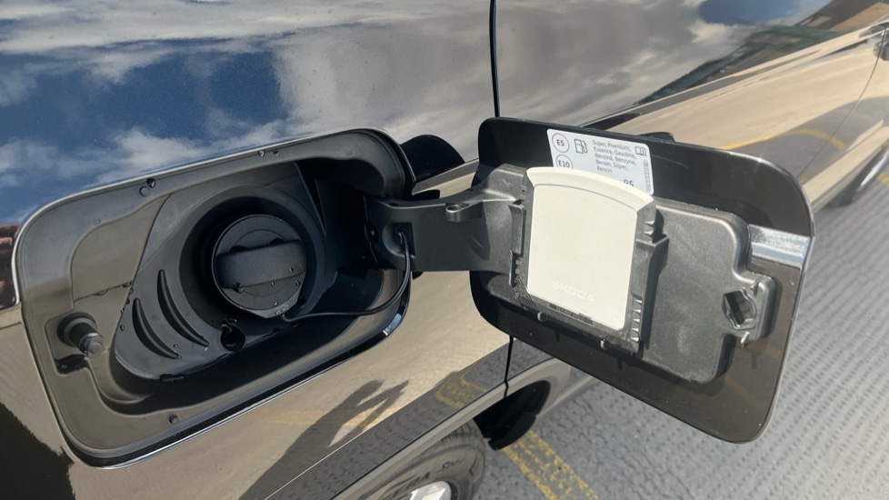 Used Skoda Karoq 2025 for sale - 76668186: Photo 33