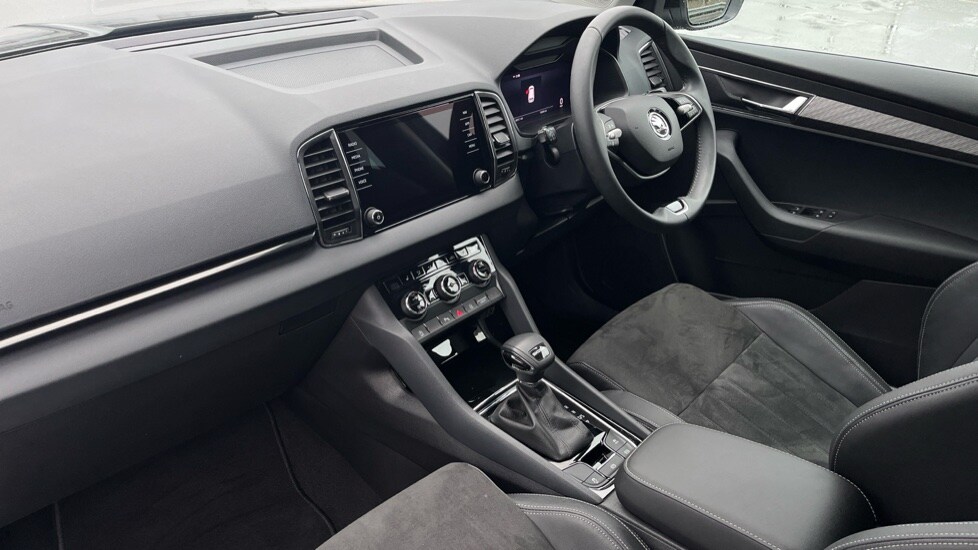 Used Skoda Karoq 2025 for sale - 76410504: Photo 2