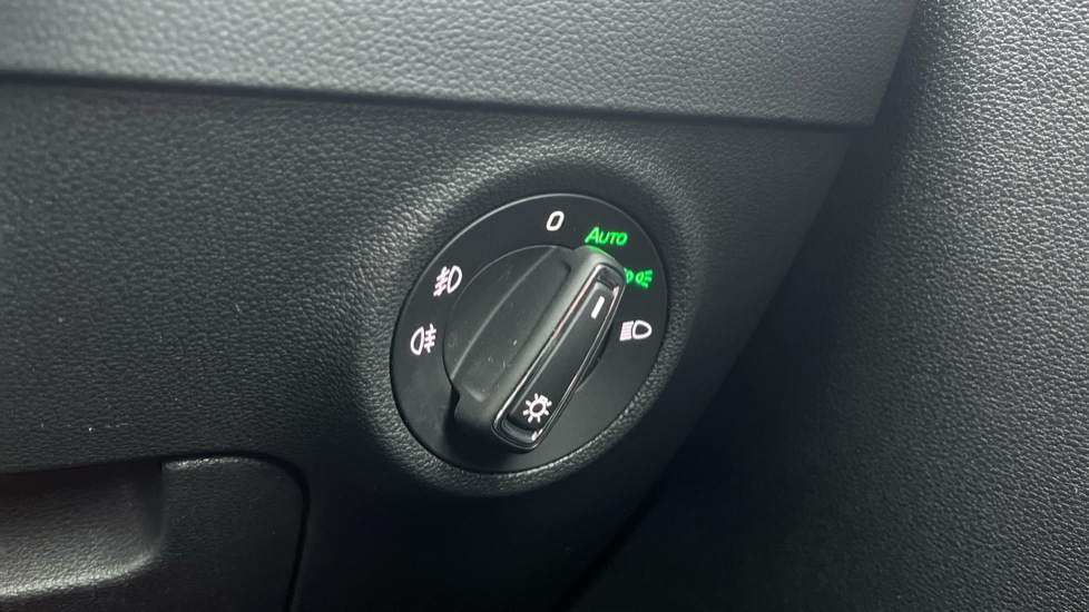 Used Skoda Karoq 2025 for sale - 76410504: Photo 27