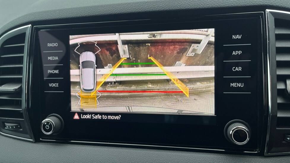 Used Skoda Karoq 2025 for sale - 76410504: Photo 31