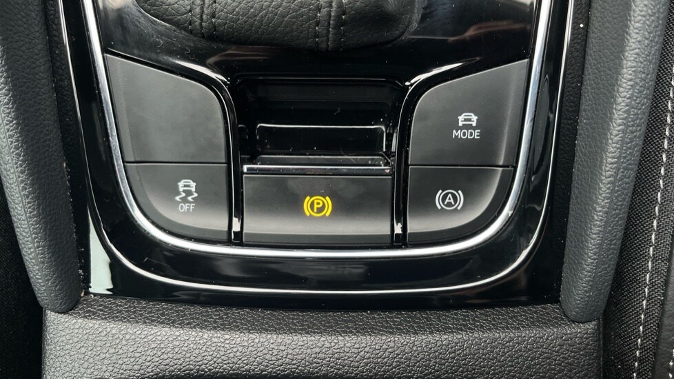 Used Skoda Karoq 2025 for sale - 76410504: Photo 32