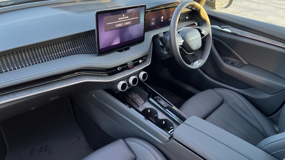 Used Skoda Superb 2025 for sale - 77079221: Photo 2