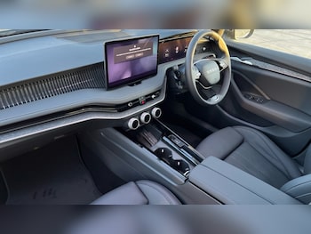 Used Skoda Superb 2025 for sale - 77079221: Photo