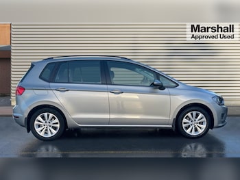 Used Volkswagen Golf SV 2017 for sale - 76684254: Photo