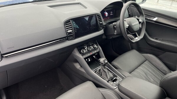 Used Skoda Karoq 2025 for sale - 76183911: Photo 2