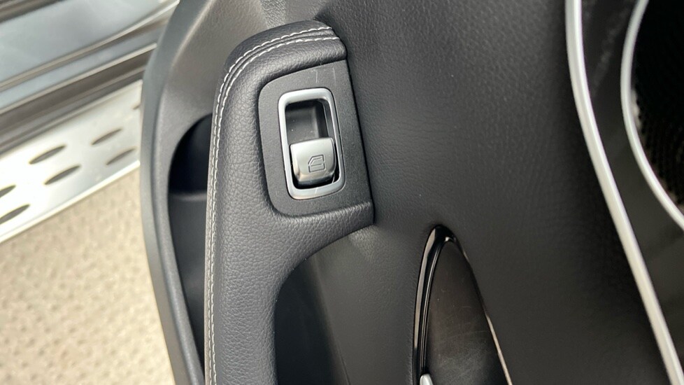 Used Mercedes-Benz GLC 2020 for sale - 76007735: Photo 32