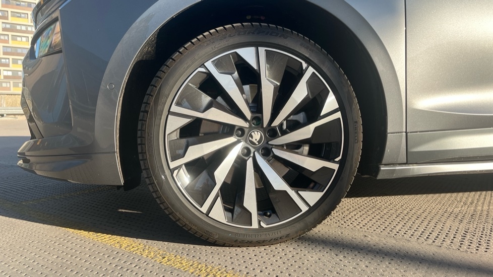 Used Skoda Enyaq 2025 for sale - 77067714: Photo 19