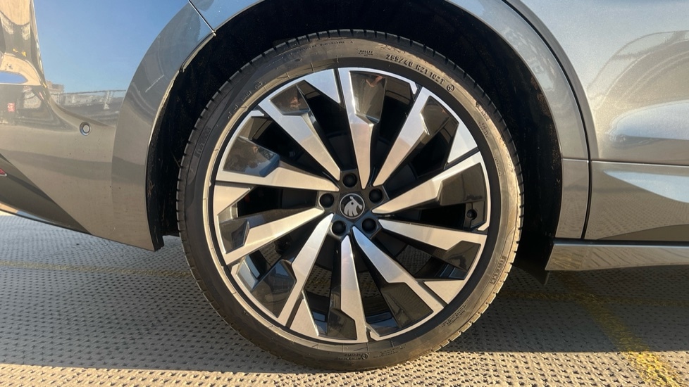 Used Skoda Enyaq 2025 for sale - 77067714: Photo 5