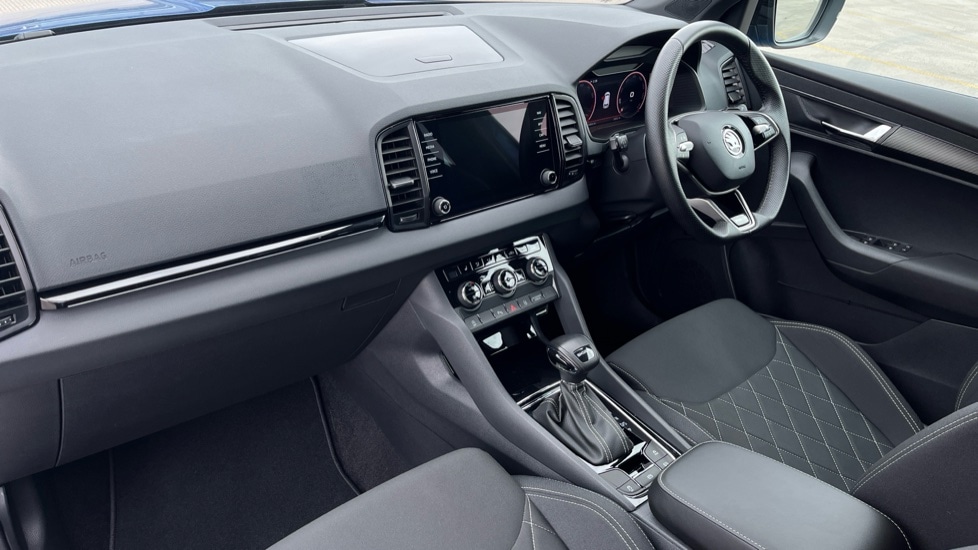 Used Skoda Karoq 2024 for sale - 76168569: Photo 2