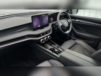 Used Skoda Superb 2024 for sale - 76580067: Photo