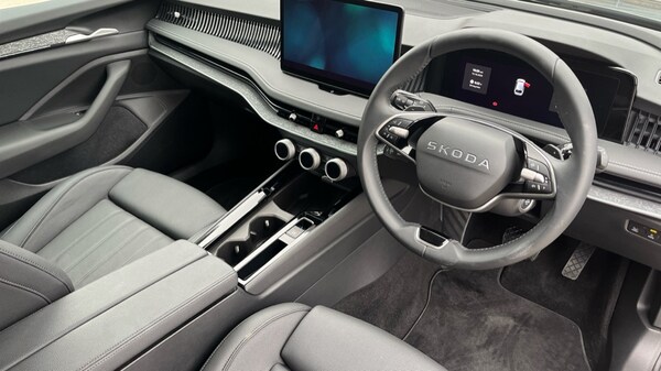 Used Skoda Superb 2025 for sale - 76196024: Photo 6