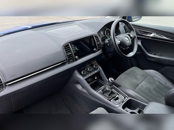 Used Skoda Karoq 2021 for sale - 76086674: Photo 2