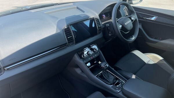 Used Skoda Karoq 2025 for sale - 75472129: Photo 2