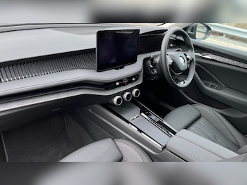 Used Skoda Superb 2024 for sale - 75526561: Photo