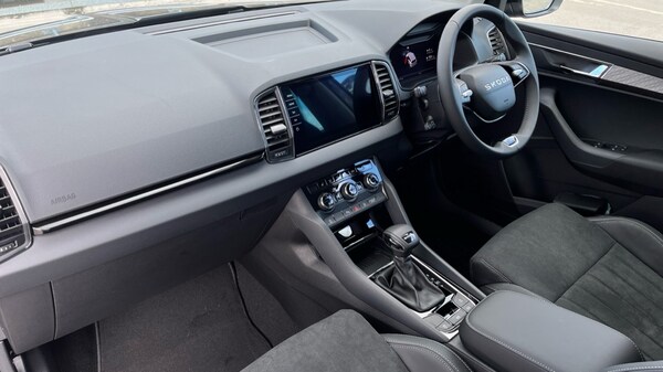 Used Skoda Karoq 2025 for sale - 75726057: Photo 2