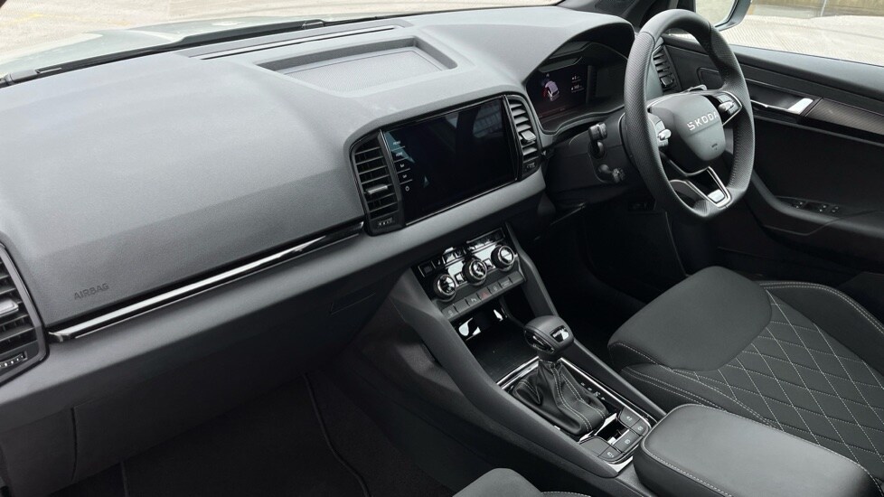 Used Skoda Karoq 2025 for sale - 76229161: Photo 2