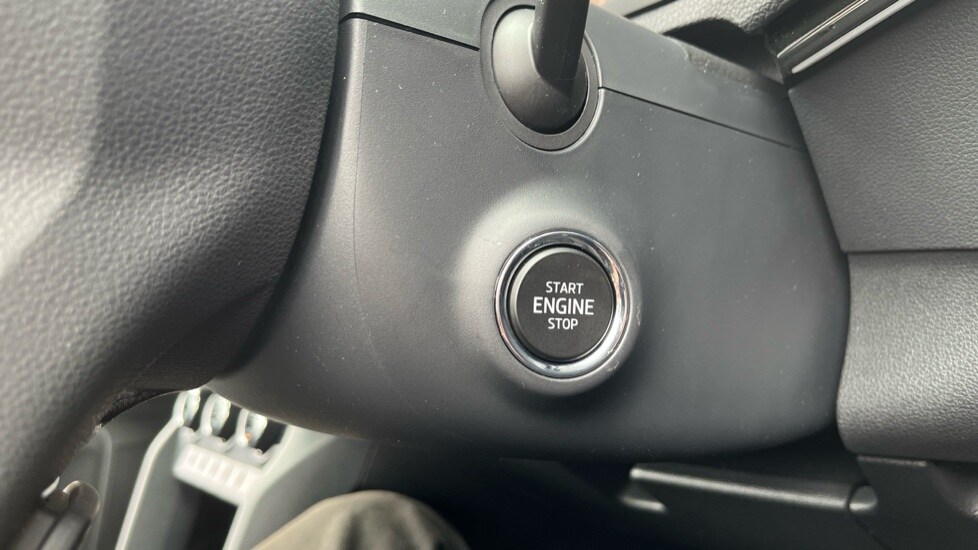 Used Skoda Karoq 2025 for sale - 76229161: Photo 32