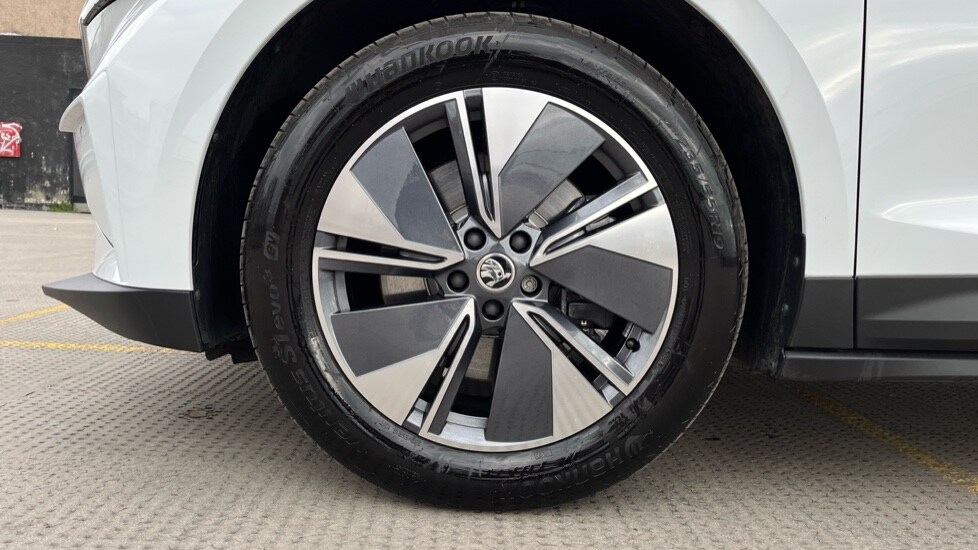Used Skoda Enyaq 2025 for sale - 76479632: Photo 19