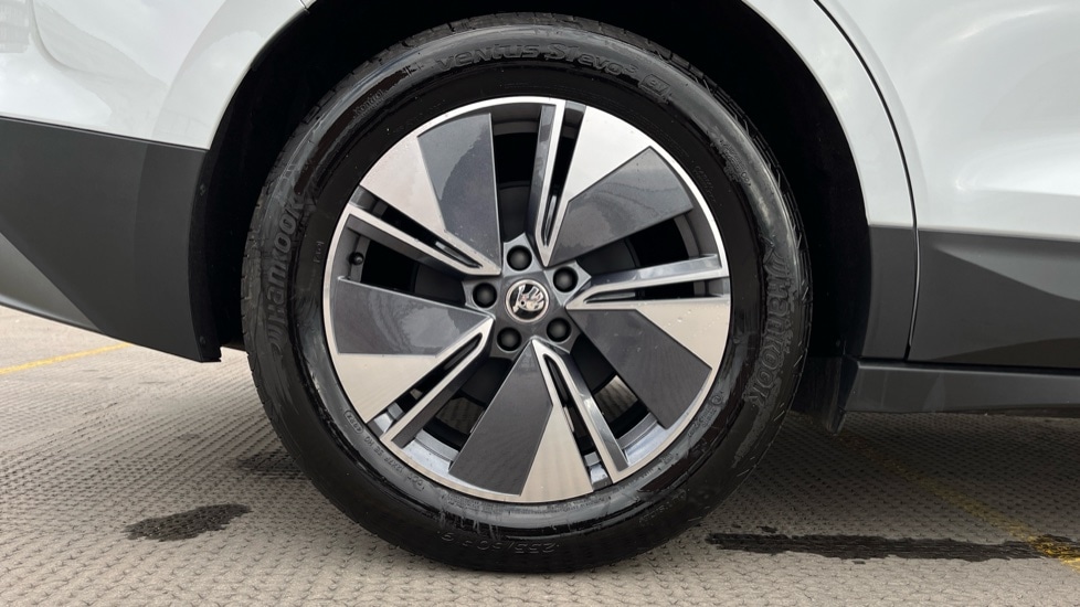 Used Skoda Enyaq 2025 for sale - 76479632: Photo 5