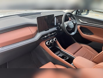 Used Skoda Kodiaq 2025 for sale - 76154735: Photo 2