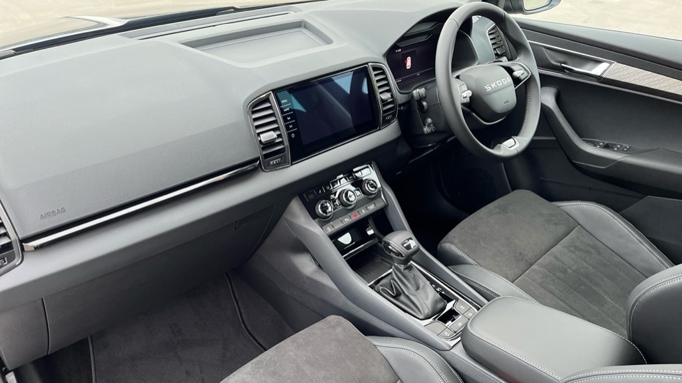 Used Skoda Karoq 2025 for sale - 77005233: Photo 2