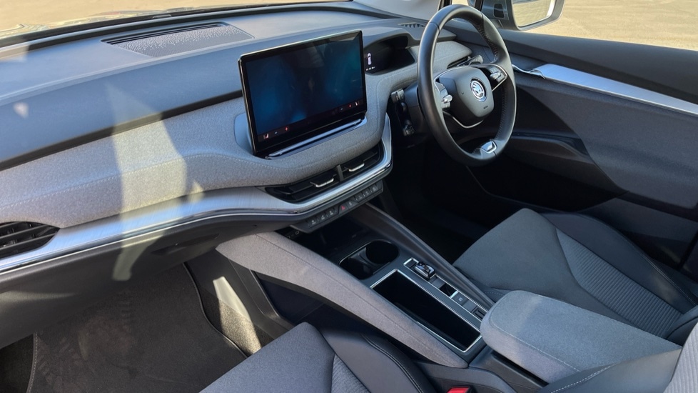 Used Skoda Enyaq 2024 for sale - 76669824: Photo 2