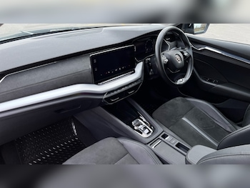 Used Skoda Octavia 2020 for sale - 76104107: Photo 2