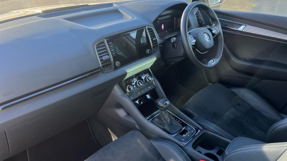 Used Skoda Karoq 2024 for sale - 76788132: Photo 2