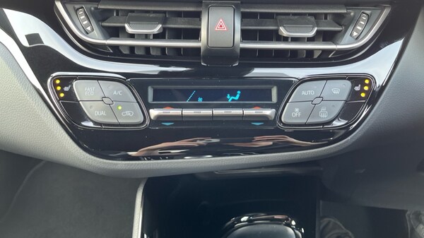Used Toyota C-HR 2023 for sale - 75672142: Photo 27