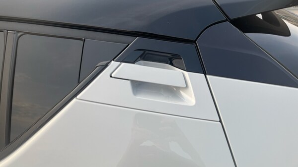 Used Toyota C-HR 2023 for sale - 75672142: Photo 41