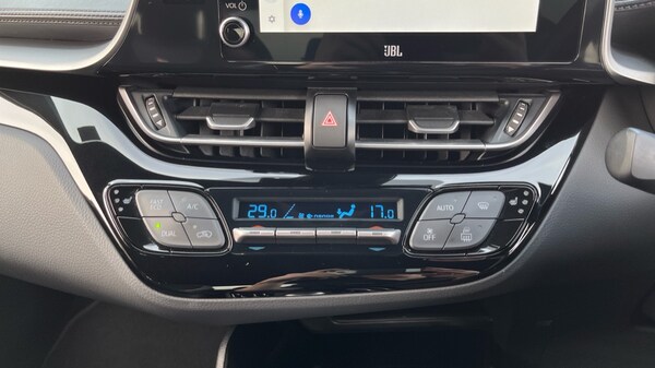 Used Toyota C-HR 2023 for sale - 75672142: Photo 44