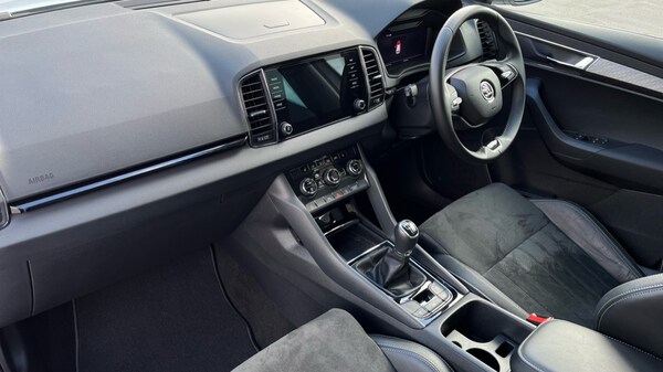 Used Skoda Karoq 2024 for sale - 76196043: Photo 2