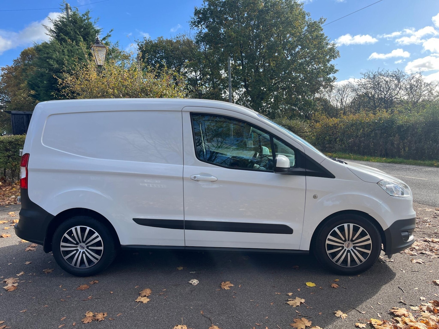 Used Ford Transit Courier 2016 for sale - 76377495: Photo 17