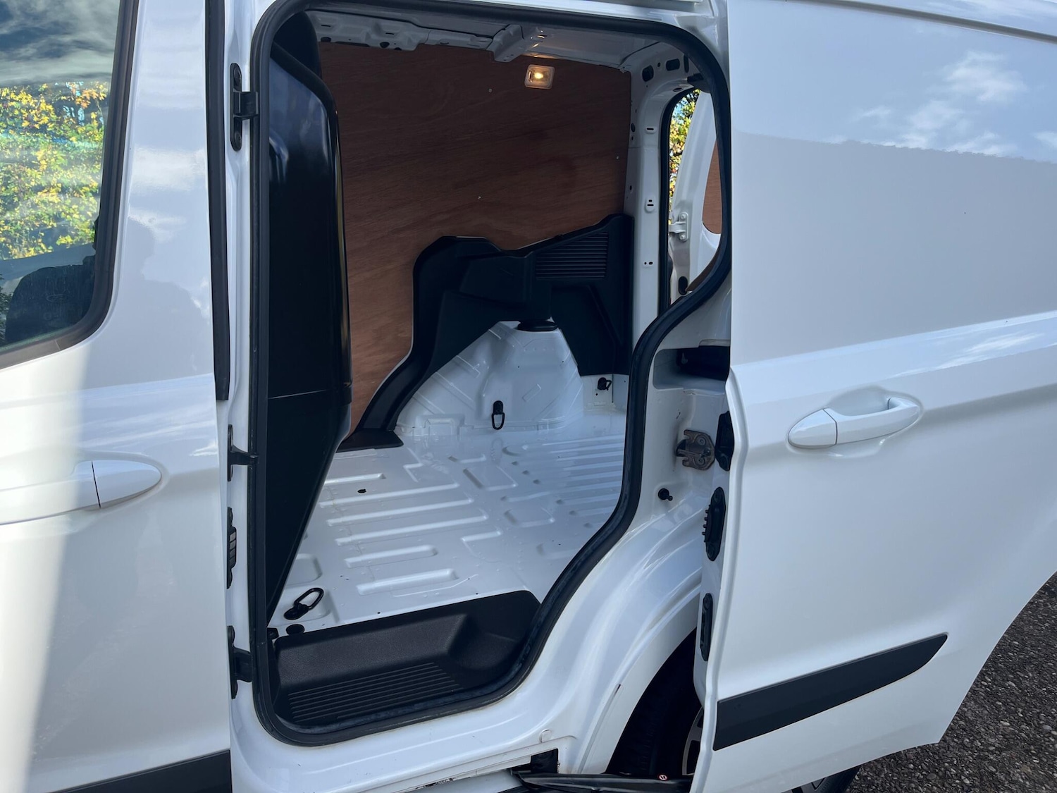 Used Ford Transit Courier 2016 for sale - 76377495: Photo 19