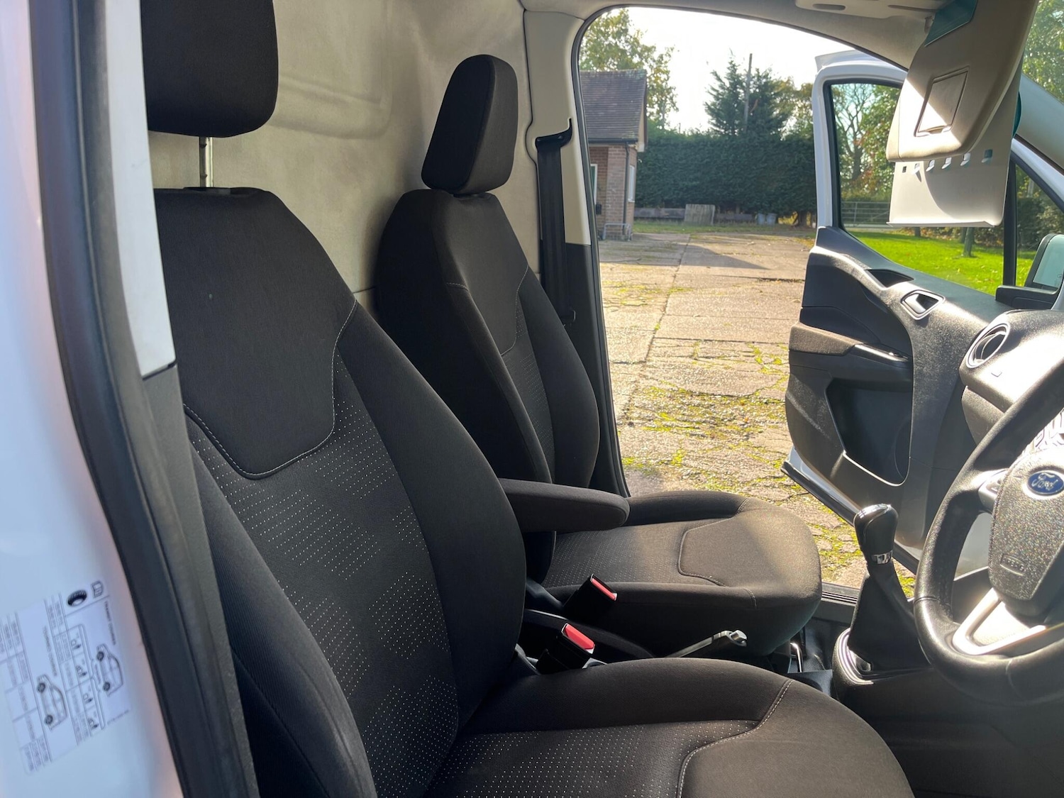 Used Ford Transit Courier 2016 for sale - 76377495: Photo 36