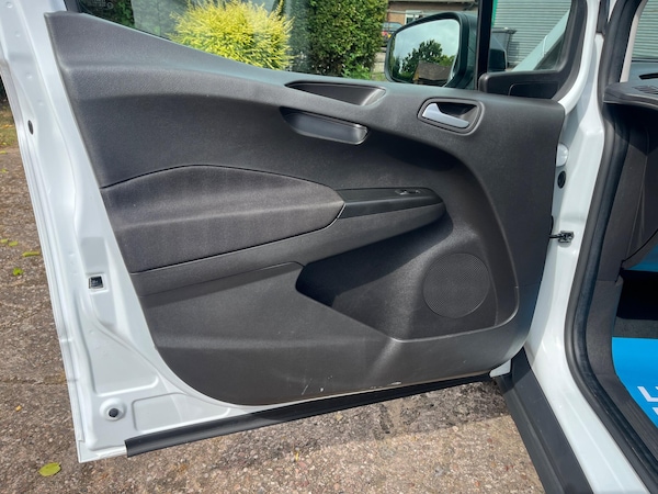 Used Ford Transit Courier 2019 for sale - 75532642: Photo 28