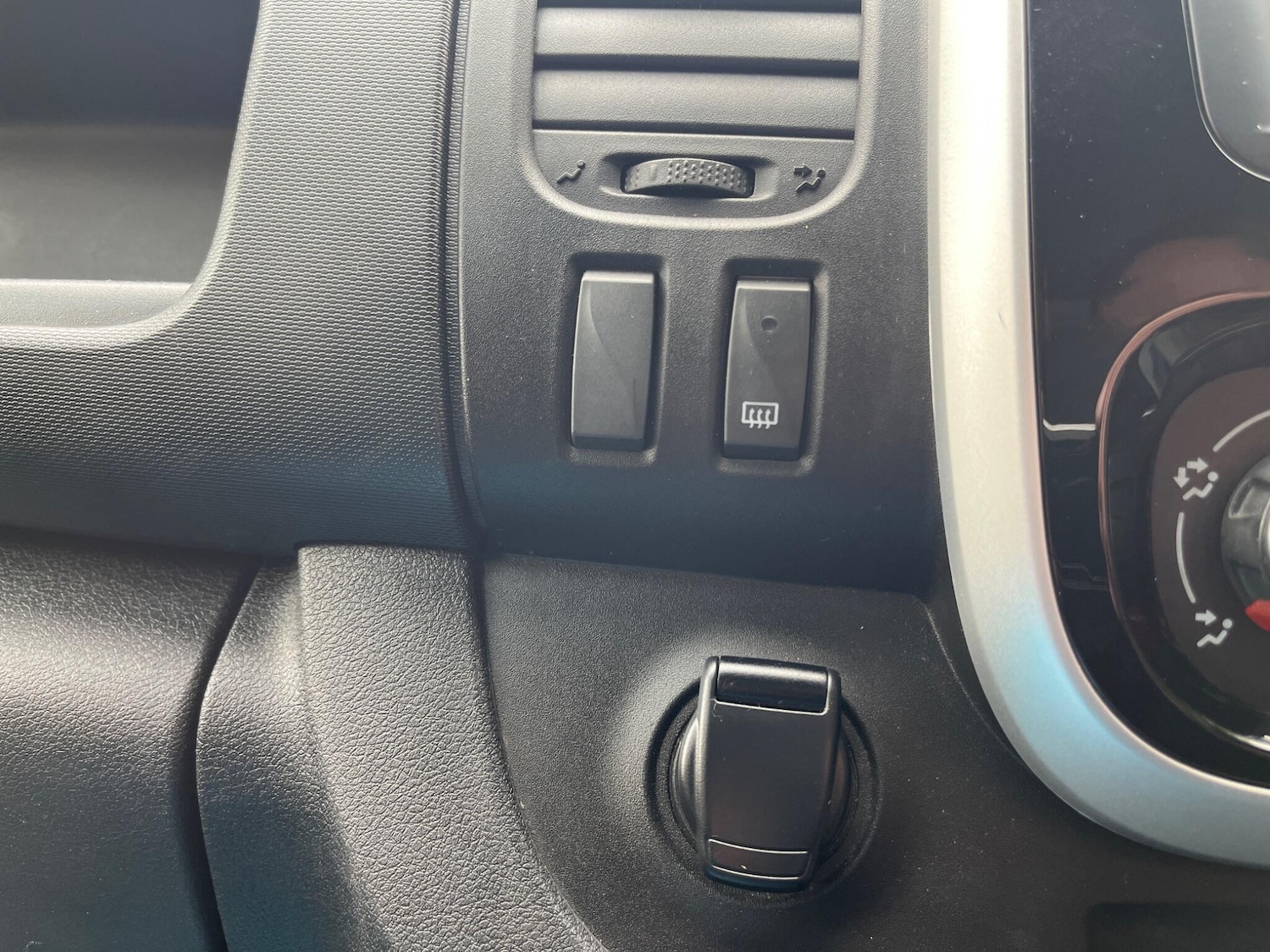 Used Renault Trafic 2020 for sale - 76987788: Photo 44