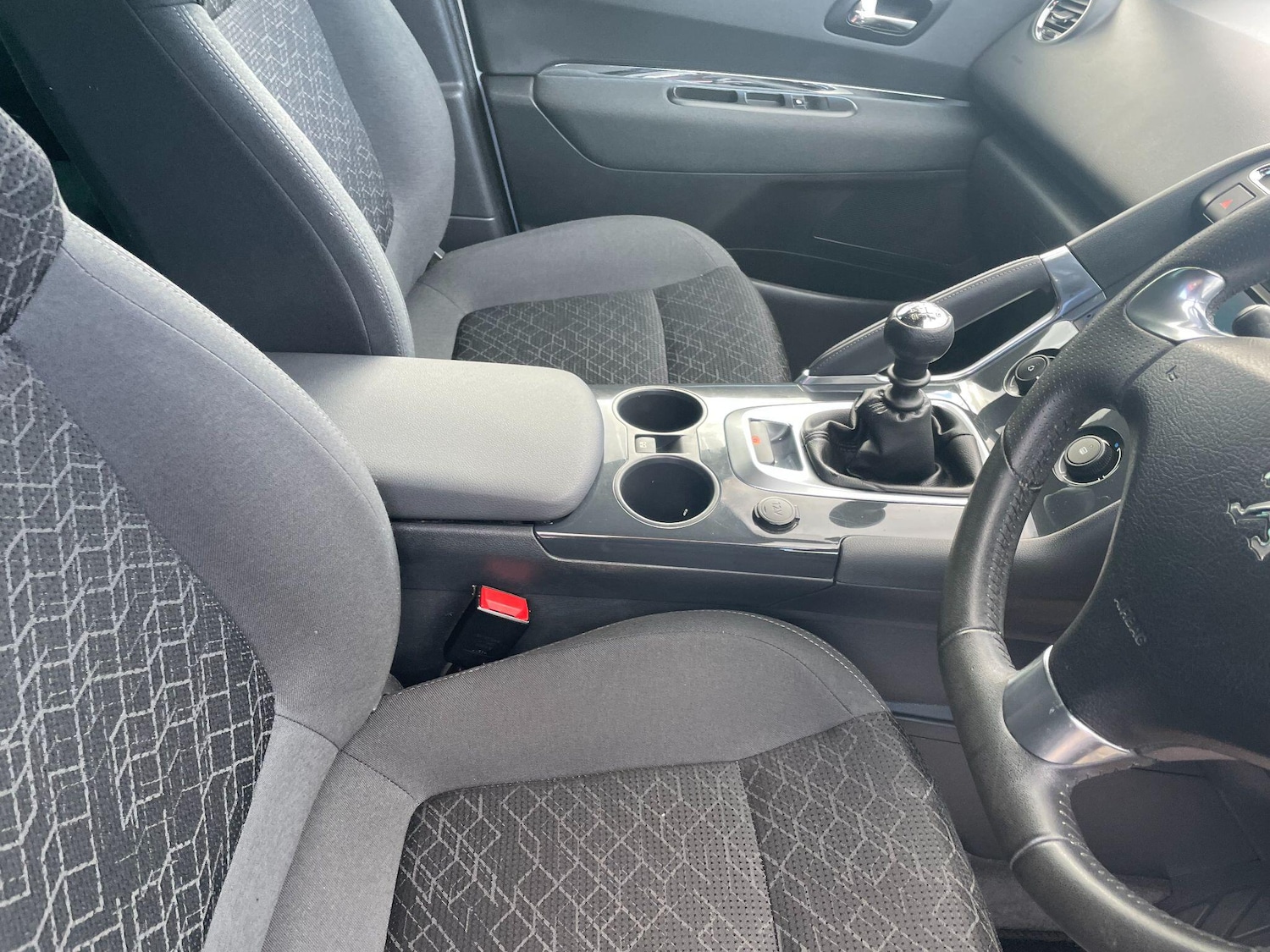 Used Peugeot 3008 2015 for sale - 76108632: Photo 16