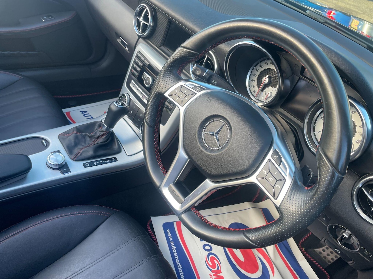 Used Mercedes-Benz SLK 2015 for sale - 76584690: Photo 15