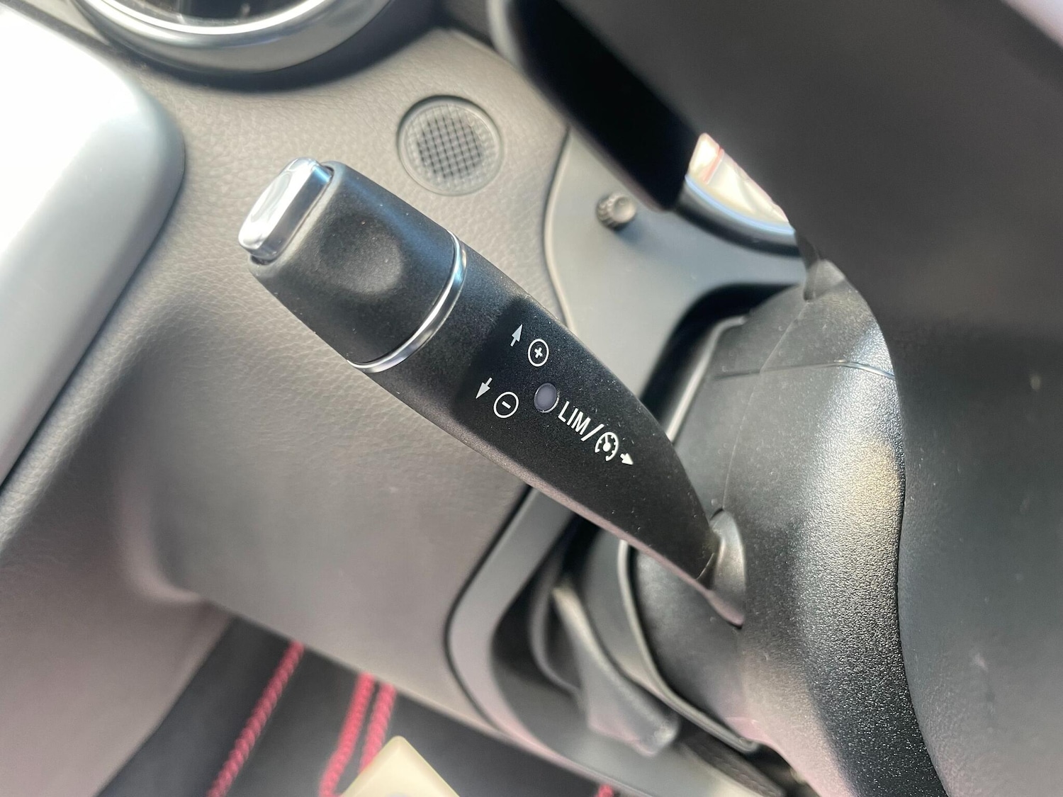 Used Mercedes-Benz SLK 2015 for sale - 76584690: Photo 19