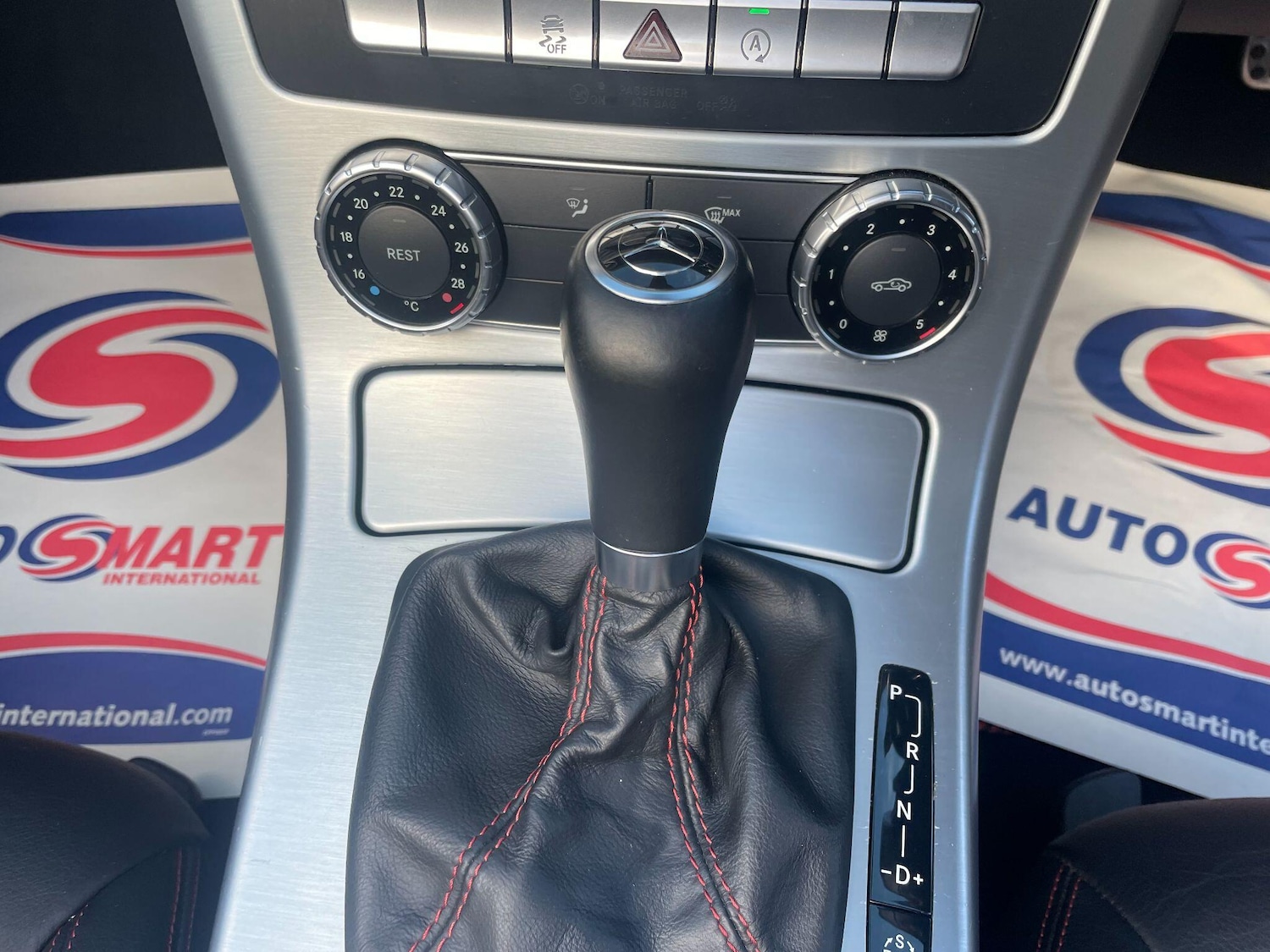 Used Mercedes-Benz SLK 2015 for sale - 76584690: Photo 24